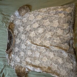 Magnolia Pearl Gray Star Patterned Top